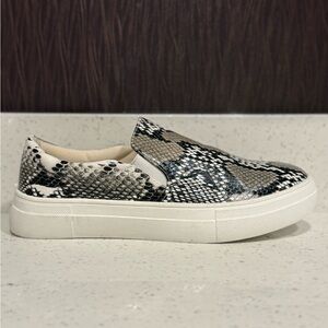 Matisse Black and White Women Snakeskin Slip On City Sneakers NWOT Size 9